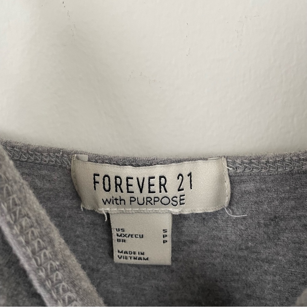 🤍Forever 21🤍 Basic Grey Camisole Tank Top - Picture 5 of 7
